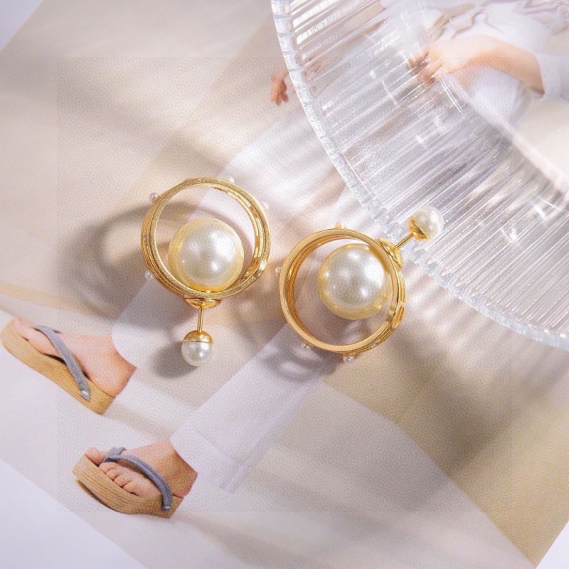 chr1st1an D10r earrings